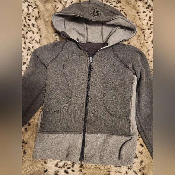Lululemon Jacket - Picture 2 of 9